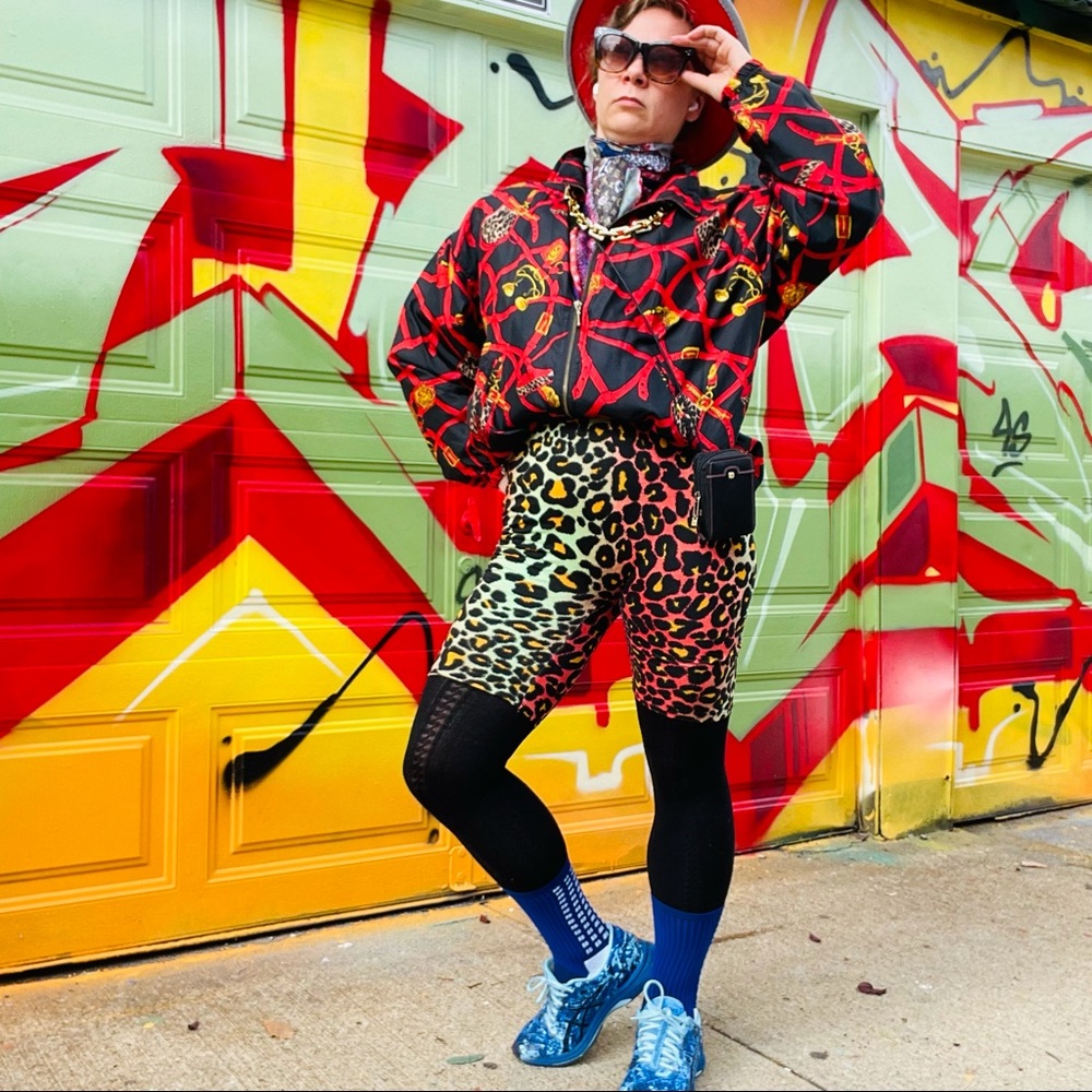 EVR Silk Gold Accessories Repeat Print True Vintage ZipUp Red Gold Bomber Jacket - Picture 5 of 17
